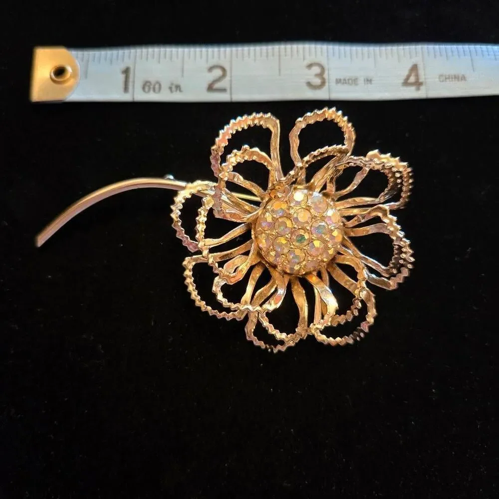 Sarah Coventry Allusion Flower Brooch Pin Aurora Boreallis Center 1968